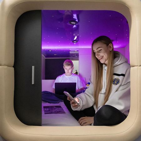 Capsule Hotel Constellation 91 Lviv Bagian luar foto