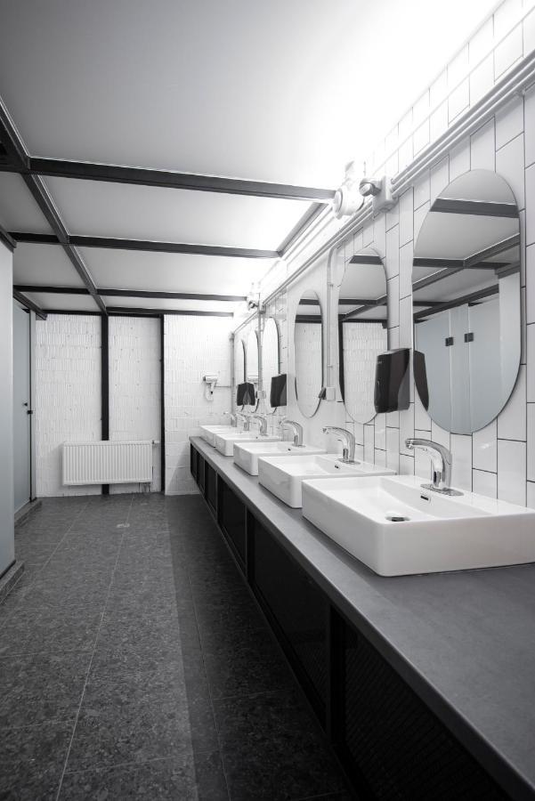 Capsule Hotel Constellation 91 Lviv Bagian luar foto