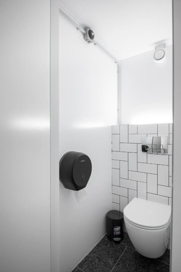 Capsule Hotel Constellation 91 Lviv Bagian luar foto