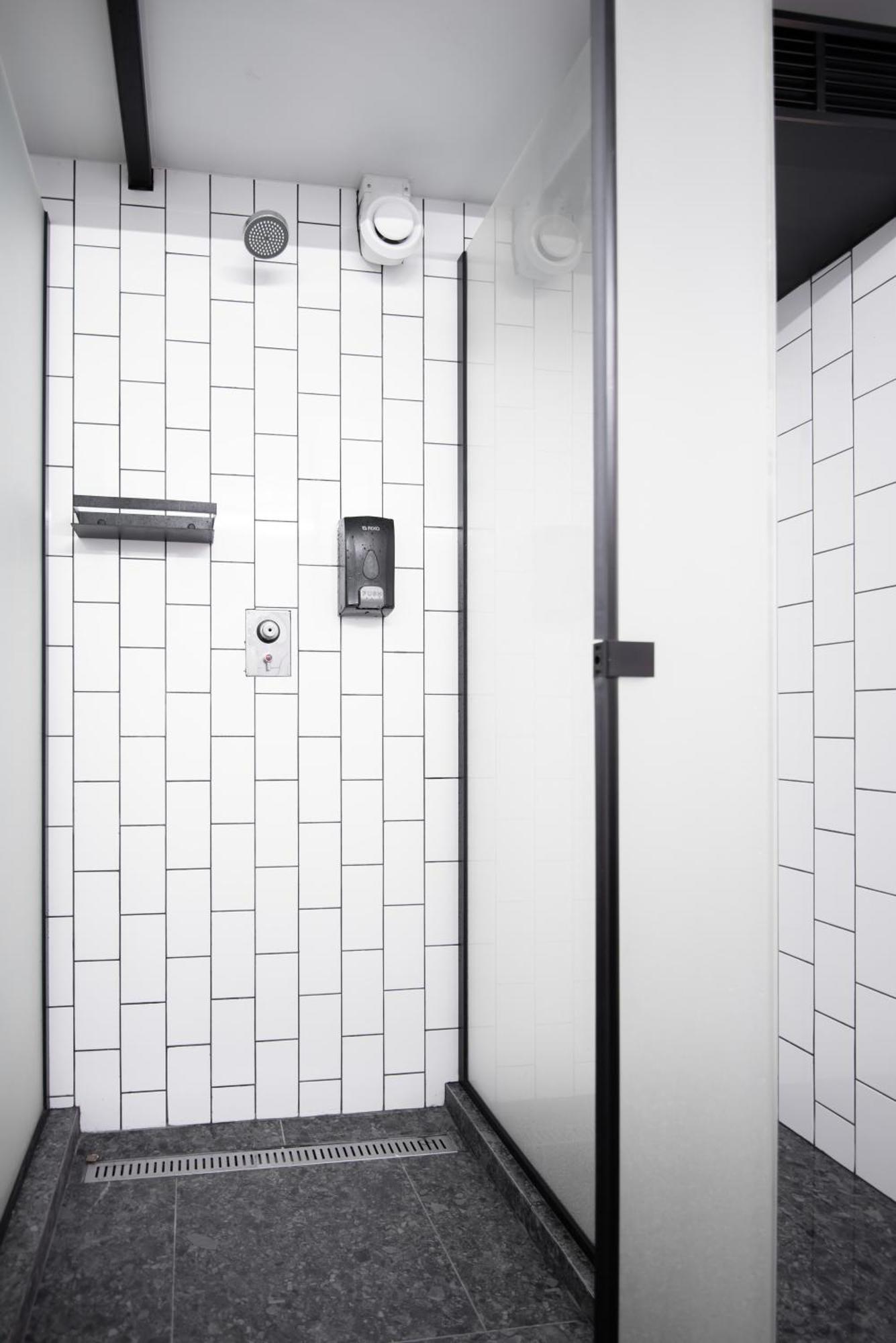 Capsule Hotel Constellation 91 Lviv Bagian luar foto