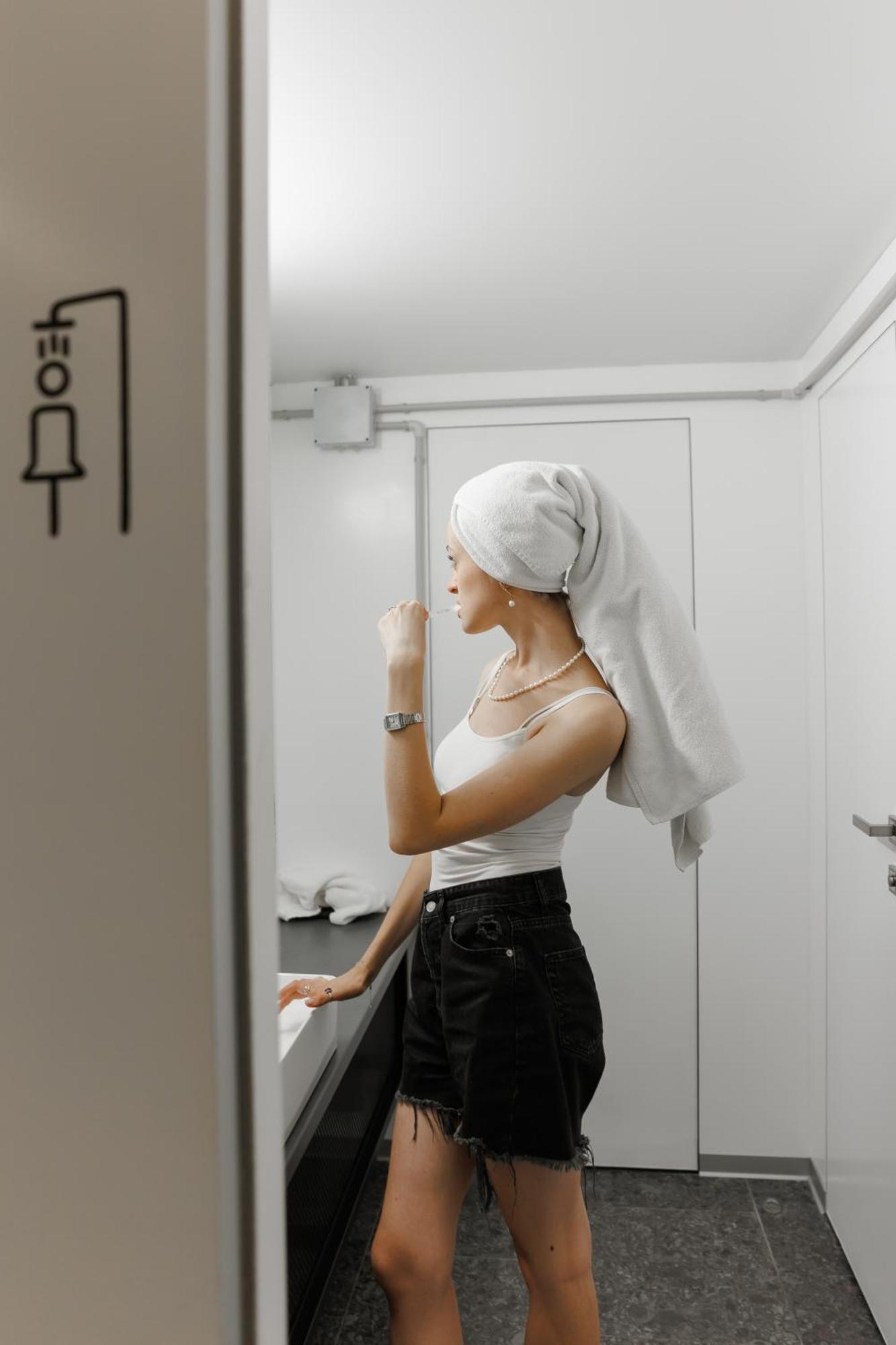 Capsule Hotel Constellation 91 Lviv Bagian luar foto